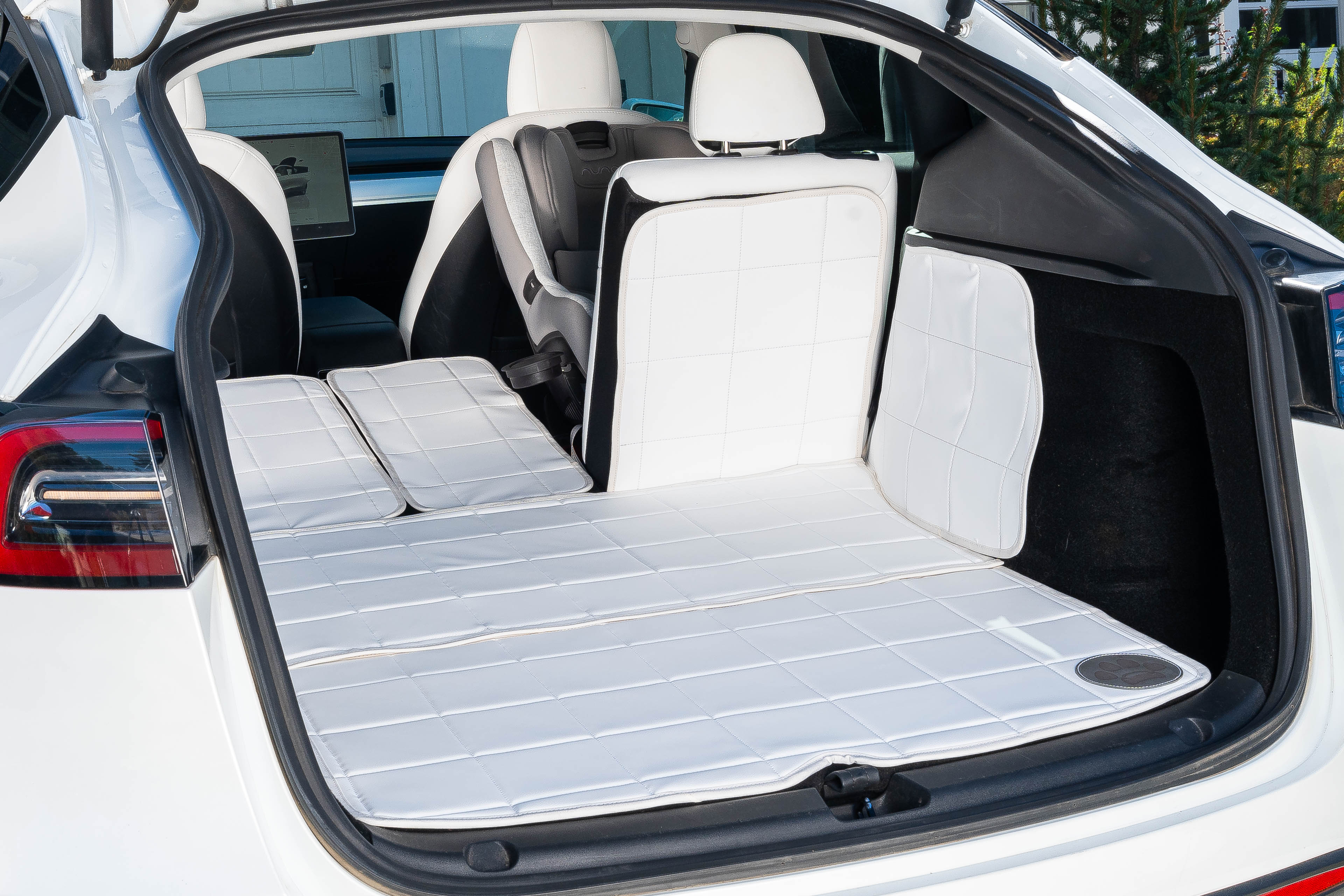 #Color_brilliant_white